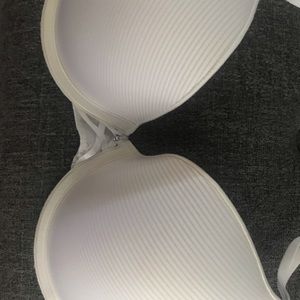 Maidenform bra-38B underwire and lace with formed cups